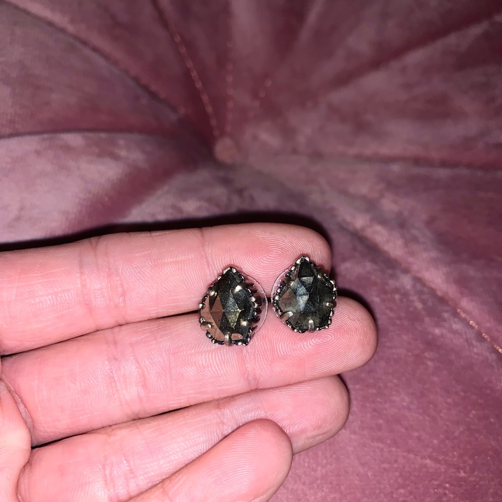 Kendra Scott teardrop studs